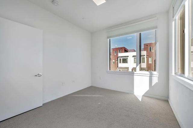501 Hudson Avenue, San Francisco CA: https://media.crmls.org/mediaz/663e4801-8c0b-4028-b14e-8a4db645a569.jpg