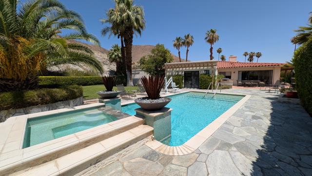 Image 6 of 65 For 40480 Via Entrada