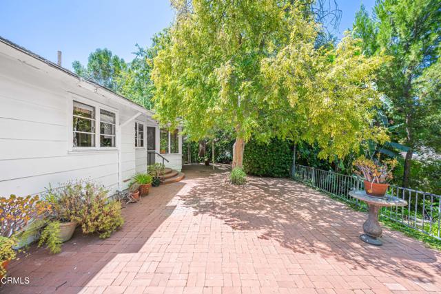 4369 Firmament Avenue, Encino CA: https://media.crmls.org/mediaz/663fdb6e-f327-4b89-87b0-aa717b84c36c.jpg