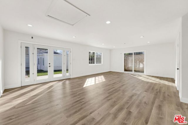21819 Arminta Street, Canoga Park CA: https://media.crmls.org/mediaz/663ff54f-3c6b-471d-9f21-091dcfdf8082.jpg