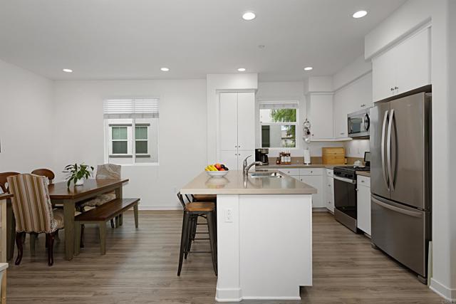 Detail Gallery Image 11 of 42 For 4214 Mission Ranch Way, Oceanside,  CA 92057 - 2 Beds | 2/1 Baths