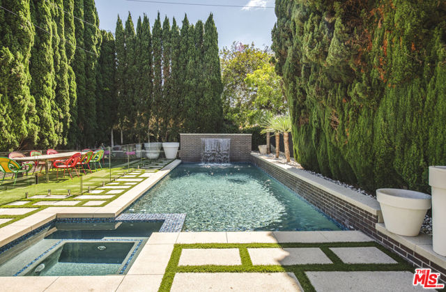 2656 32nd Street, Santa Monica CA: https://media.crmls.org/mediaz/6640aec1-1d60-485d-b8ea-352ca9af452e.jpg