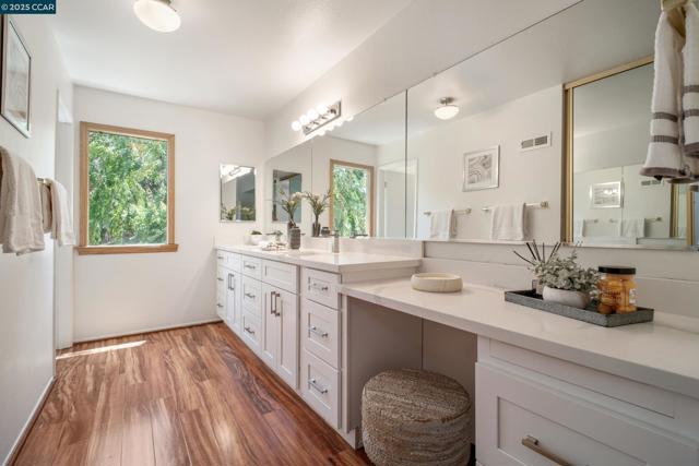 232 Jewel Terrace, Danville CA: https://media.crmls.org/mediaz/664171ce-911a-469a-9df4-26aa834f5c09.jpg