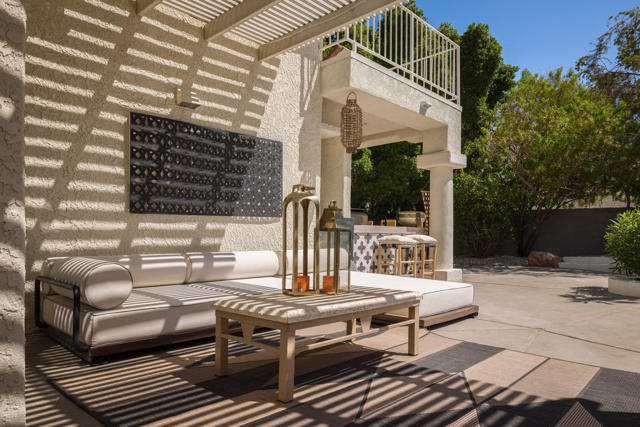 201 Augusta Drive, Palm Desert CA: https://media.crmls.org/mediaz/6641e06e-e75c-40f3-a2ec-61ad565b2f97.jpg