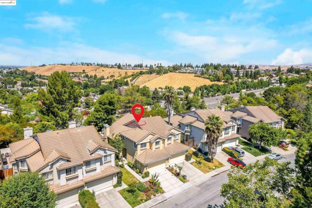 44765 Lynx Dr, Fremont CA: https://media.crmls.org/mediaz/6641e890-d1b0-47d6-888e-faf5d6070f19.jpg