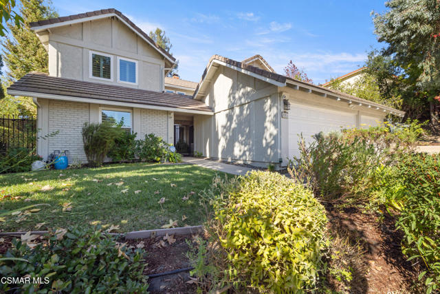 885 Rim Crest Drive, Westlake Village CA: https://media.crmls.org/mediaz/66422e4d-35b6-4f01-ab85-e864f5ebb152.jpg