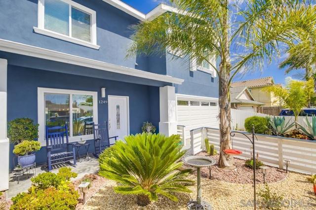1249 12Th, Imperial Beach CA: https://media.crmls.org/mediaz/664331b0-c190-4679-a306-6e9b18f20c0e.jpg