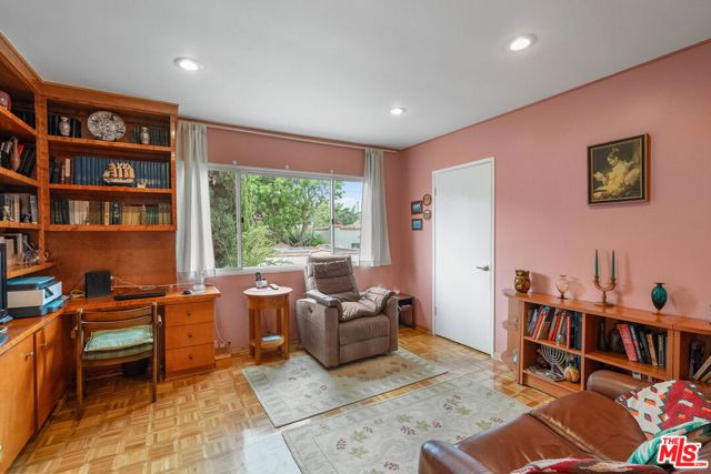 1114 23rd Street, Santa Monica CA: https://media.crmls.org/mediaz/6643386d-ff38-43c8-a0cf-5f5a6e1adf08.jpg