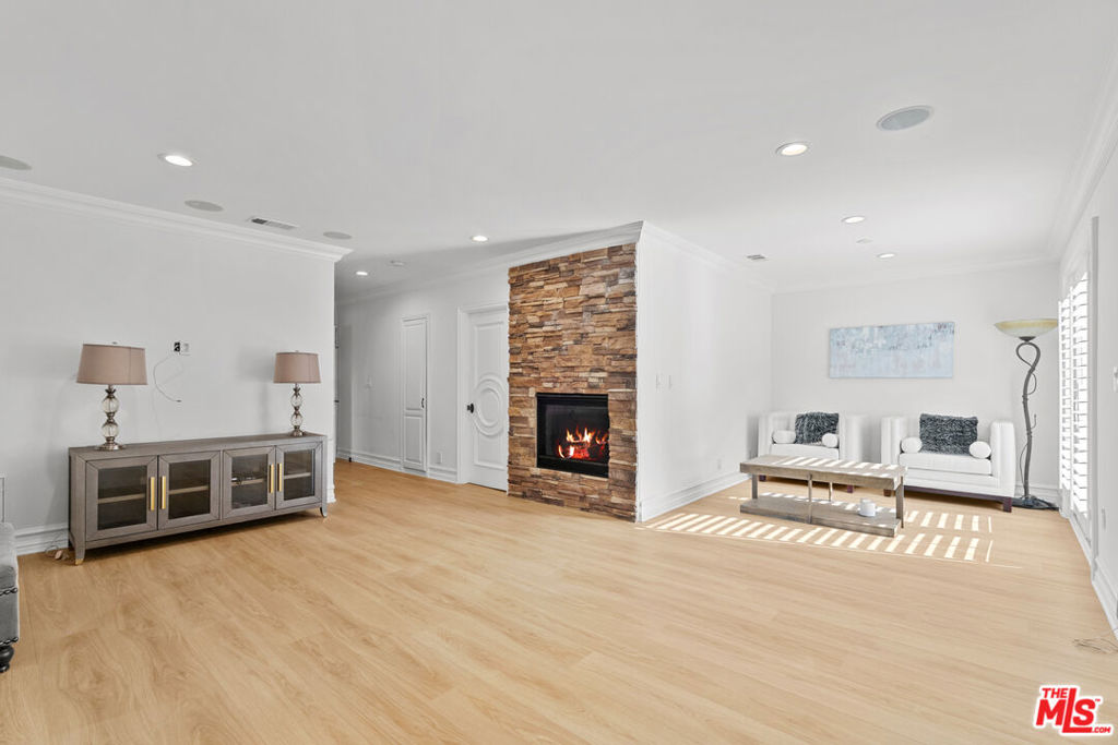 MLS #25618429 image #17