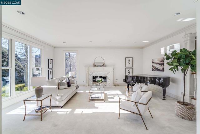 2420 Diablo Lakes Ln, Diablo CA: https://media.crmls.org/mediaz/66435c86-e47e-4cc4-a571-d40e7aa4b5ef.jpg