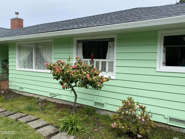 31400 Sherwood Road, Fort Bragg CA: https://media.crmls.org/mediaz/66436024-9e14-460c-9f6c-933191aecaaf.jpg