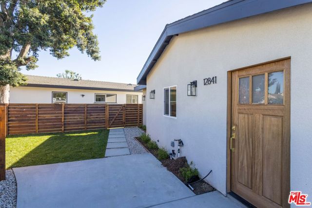 14365 Berg Street, Sylmar CA: https://media.crmls.org/mediaz/6643a181-4e99-44df-99be-0da78397660c.jpg