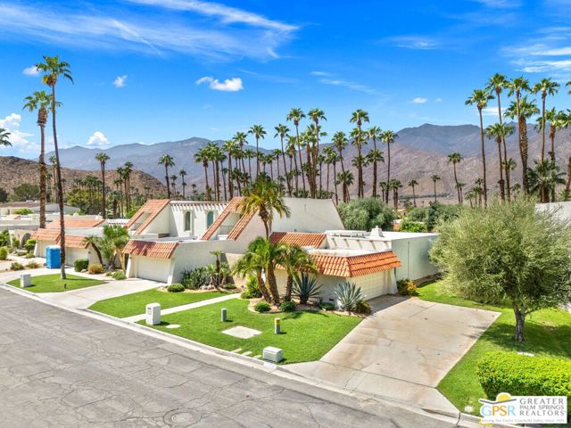 3351 Andreas Hills Drive, Palm Springs CA: https://media.crmls.org/mediaz/6643bda8-b827-4978-a2bd-dc3263bb4205.jpg