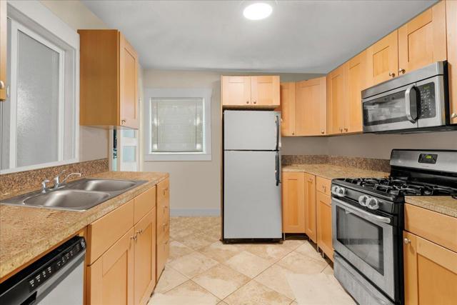 262 Hawthorne Avenue, Palo Alto CA: https://media.crmls.org/mediaz/664407c1-07a4-4006-95af-31b2696060d7.jpg