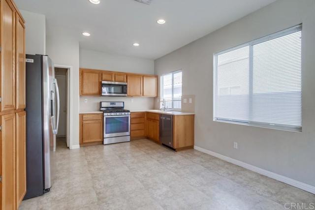 1238 Avenida Amistad, San Marcos CA: https://media.crmls.org/mediaz/664606c0-71f6-4e62-95a4-4e37070de45c.jpg