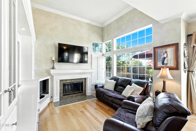 Detail Gallery Image 6 of 20 For 1095 Amberton Ln, Thousand Oaks,  CA 91320 - 3 Beds | 2/1 Baths