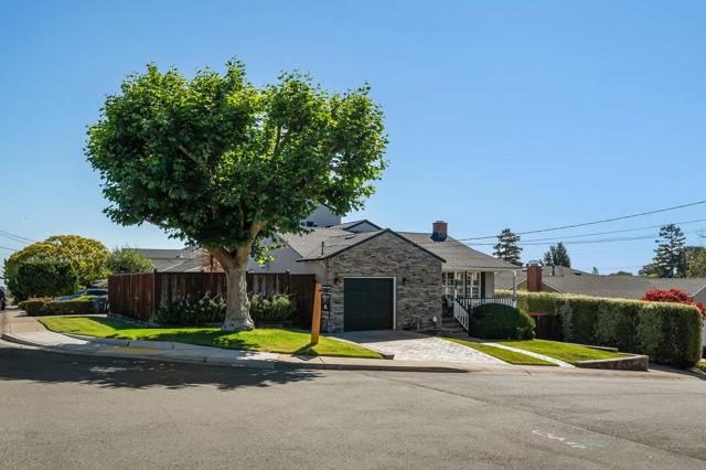 403 Santa Florita Avenue, Millbrae CA: https://media.crmls.org/mediaz/664702ef-0a54-4b8a-aa37-f94bc6c2a763.jpg