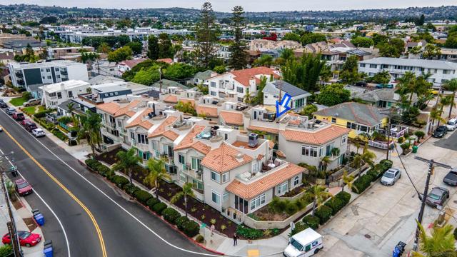 3701 Riviera Dr, San Diego CA: https://media.crmls.org/mediaz/66476e90-fb65-4955-b0c4-91a072736e0e.jpg