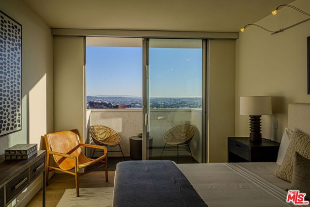 8787 Shoreham Drive, West Hollywood CA: https://media.crmls.org/mediaz/664813f8-a714-4a2d-9e70-cff4a62a951d.jpg