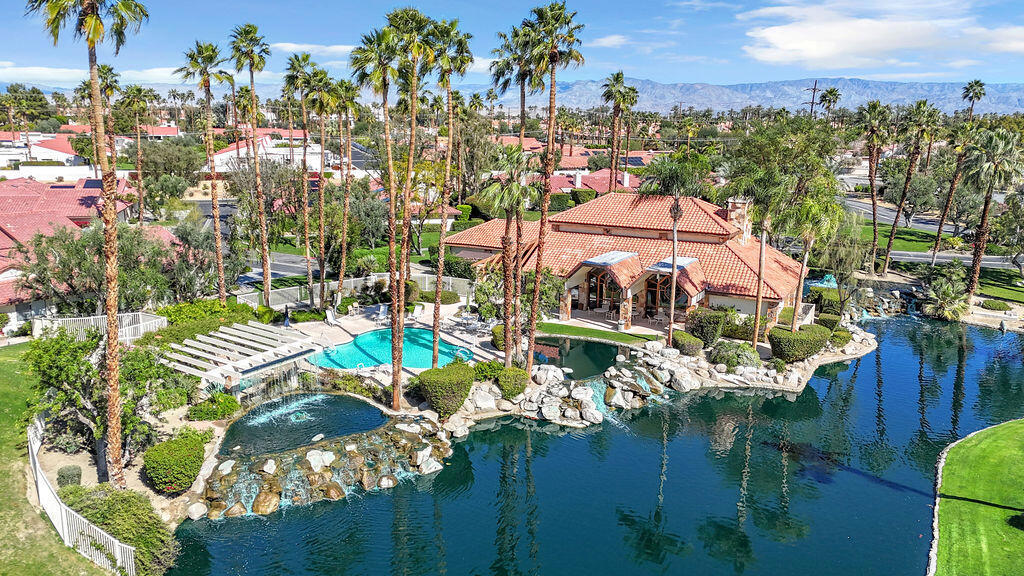 204 Lakecrest Lane