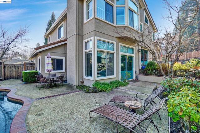 Image 7 of 58 For 36 Savona Ct