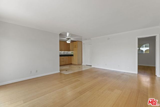 1033 6TH Street, Santa Monica CA: https://media.crmls.org/mediaz/664944a5-f8b6-4da3-a4c5-8173b5367b0b.jpg