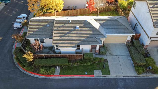 5109 Napa Shore Dr, Fairfield CA: https://media.crmls.org/mediaz/6649ac1c-0e7d-479f-95f4-4698410f9cdf.jpg