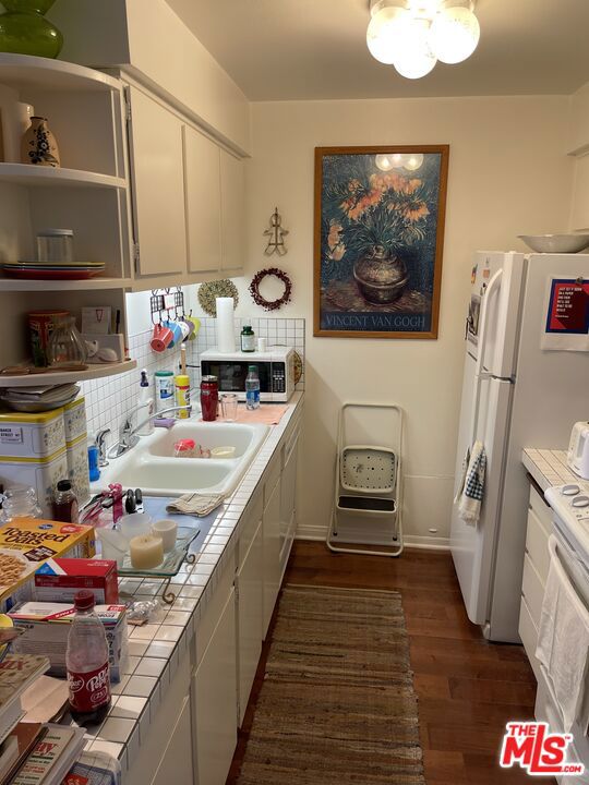 3307 Raintree Circle photo 4