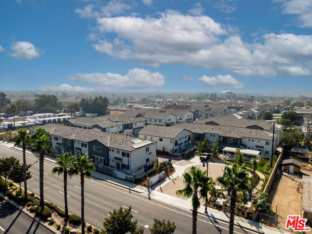 13995 Foothill Boulevard, Fontana CA: https://media.crmls.org/mediaz/6649ce8e-2431-473c-80c5-84788b8004ea.jpg