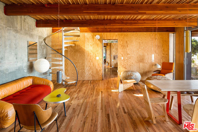 1515 Killarney Avenue, Los Angeles CA: https://media.crmls.org/mediaz/6649df34-6656-4e30-8cdf-684d8cea9b22.jpg