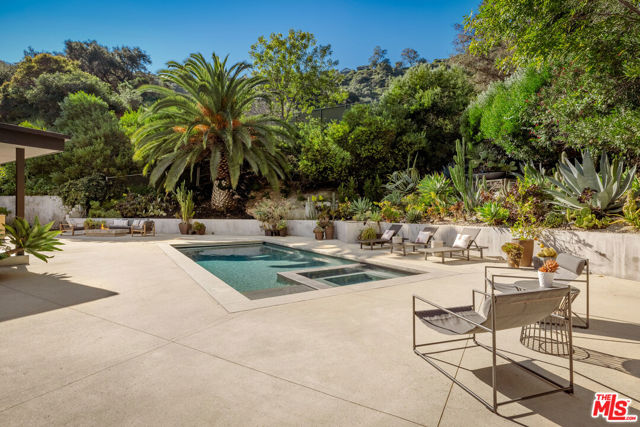 9991 Liebe Drive, Beverly Hills CA: https://media.crmls.org/mediaz/664b5fa0-b6af-4750-b150-551cf5b71ef0.jpg