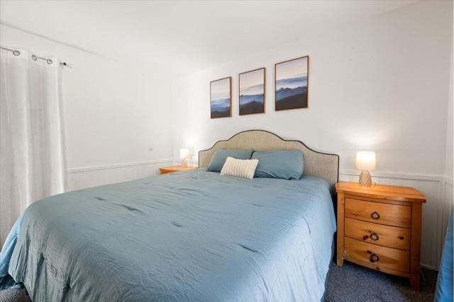 206 E Barker Boulevard, Big Bear CA: https://media.crmls.org/mediaz/664bb3b7-dc66-4aa0-8634-3ea2630f90e3.jpg