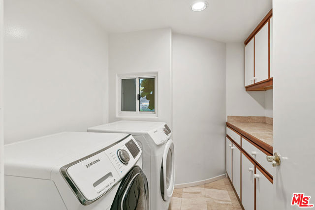 32215 Pacific Coast Highway, Malibu CA: https://media.crmls.org/mediaz/664bb86b-831c-4bd1-8034-93255c1b6dc1.jpg