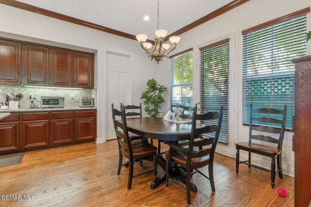 Lyon Ct. dining area white