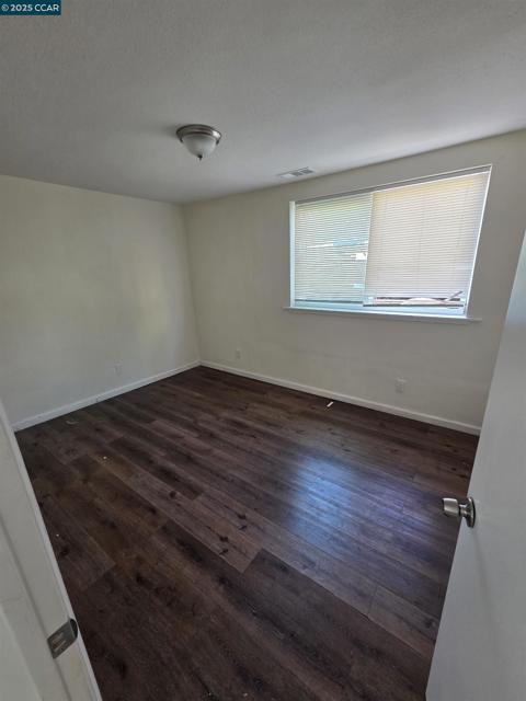 408 4th st, Rodeo CA: https://media.crmls.org/mediaz/664bf0b2-3665-4a75-af45-e0c09c1fffc3.jpg