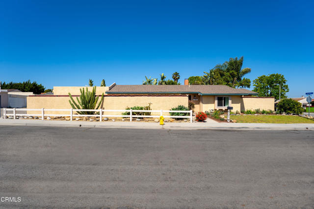 10215 Alexandria Street, Ventura CA: https://media.crmls.org/mediaz/664c099a-3c2f-4306-a524-c9a856e96fc0.jpg
