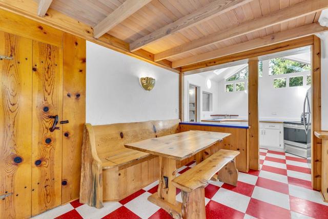 10 Dining back towards kitchen