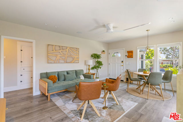 725 N Harvard Boulevard, Los Angeles CA: https://media.crmls.org/mediaz/664c6de8-3f0f-40cb-8352-5b76a56eaac0.jpg