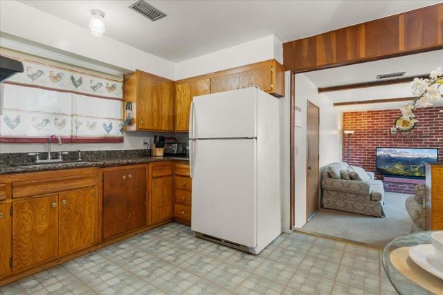 386 Heath Street, Milpitas CA: https://media.crmls.org/mediaz/664c9c07-56e8-4574-8d34-667f80a69153.jpg