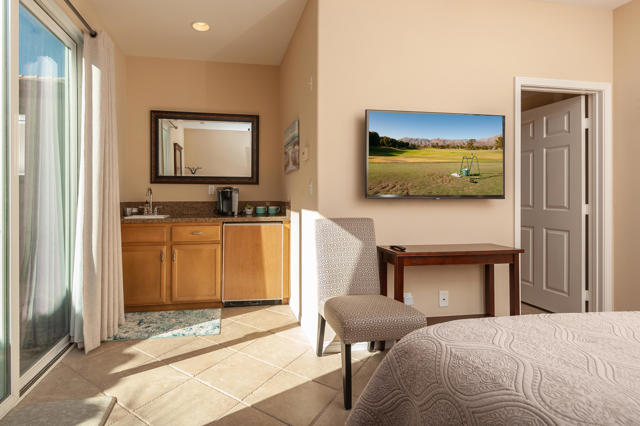 81945 Golden Star Way, La Quinta CA: https://media.crmls.org/mediaz/664d547e-7c27-490c-a5f6-b66224362262.jpg
