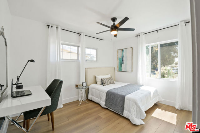 5681 E Vernon Street, Long Beach CA: https://media.crmls.org/mediaz/664d80e0-798e-4657-ba04-0d3659d15346.jpg