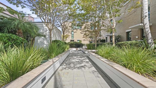 325 7Th Ave, San Diego CA: https://media.crmls.org/mediaz/664dbece-071c-4203-b949-5230f3bc73c5.jpg