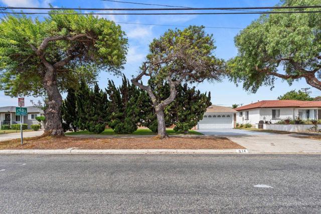 614 Fifth Ave, Chula Vista CA: https://media.crmls.org/mediaz/664ec5e4-5b1c-4a0f-ac54-b95c43c88151.jpg