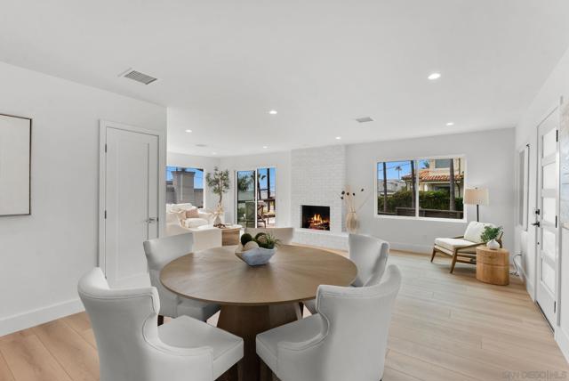 5576 Chelsea Ave, La Jolla CA: https://media.crmls.org/mediaz/664f1491-af87-47a0-9258-ae162e8fc90f.jpg