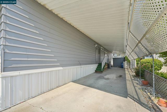 327 La Vina, Pacheco CA: https://media.crmls.org/mediaz/664f5cc8-840f-4e5a-a99a-4be3ae5f03cd.jpg
