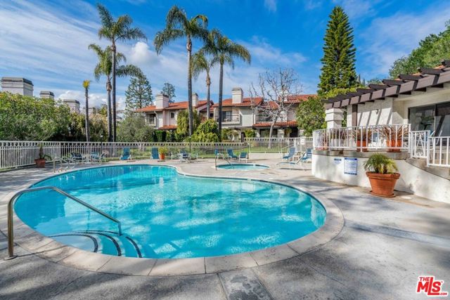 1490 Palisades Drive, Pacific Palisades CA: https://media.crmls.org/mediaz/664f6759-79ac-491b-8296-e3acb3875433.jpg