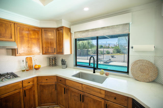 43725 Texas Avenue, Palm Desert CA: https://media.crmls.org/mediaz/664f7841-f6e5-4461-a733-375cc51176bd.jpg