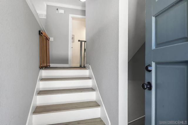9997 Paseo Montril, San Diego CA: https://media.crmls.org/mediaz/664ff03a-033b-40d5-81b9-76065a490868.jpg