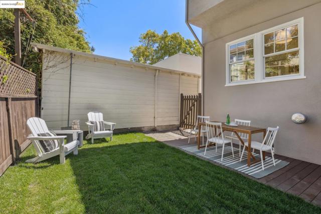 101 Palm Dr, Piedmont CA: https://media.crmls.org/mediaz/665047a5-fae5-40c5-ac21-3831a043e00b.jpg