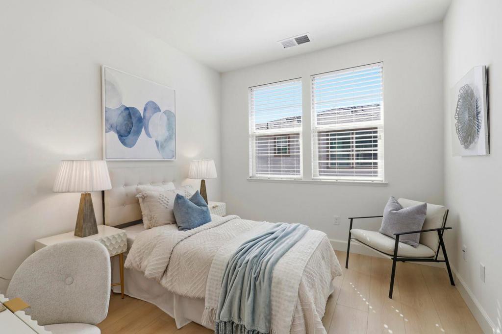 https://media.crmls.org/mediaz/66504f36-597b-4890-b65a-bd8dbc39d787.jpg?preset=X-Large